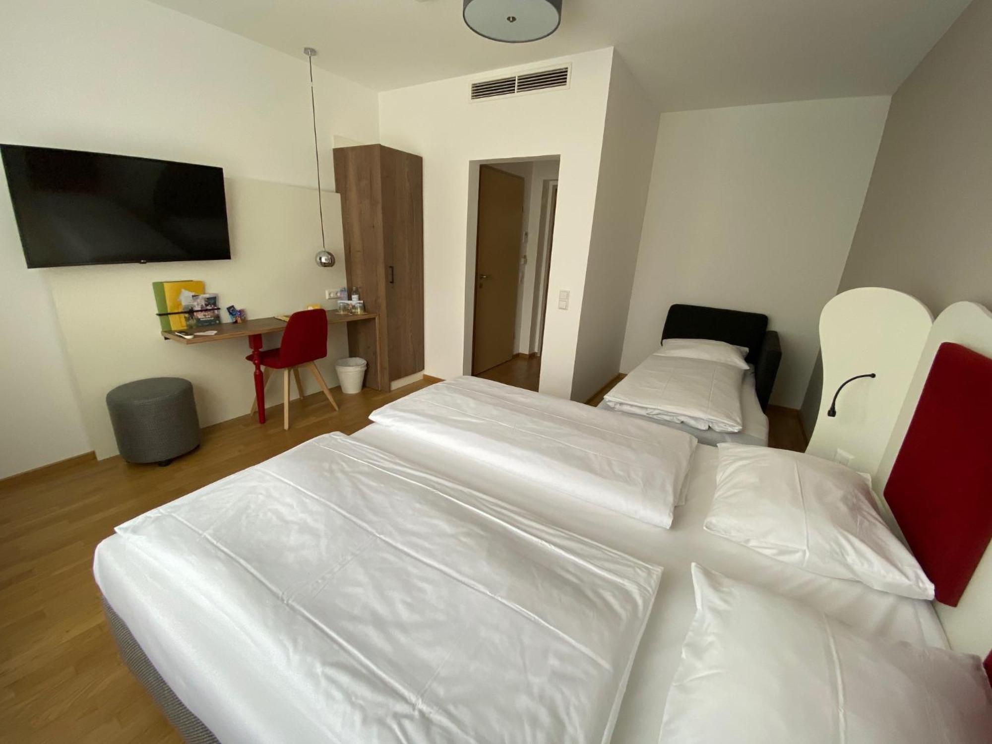 Jufa Hotel Salisburgo Camera foto