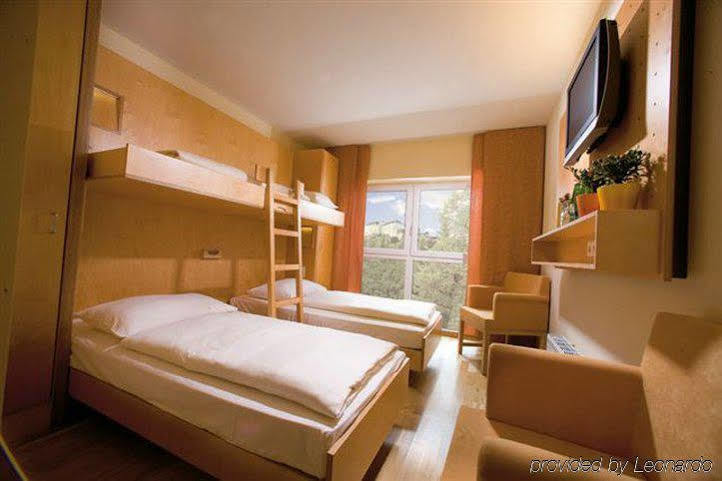 Jufa Hotel Salisburgo Camera foto